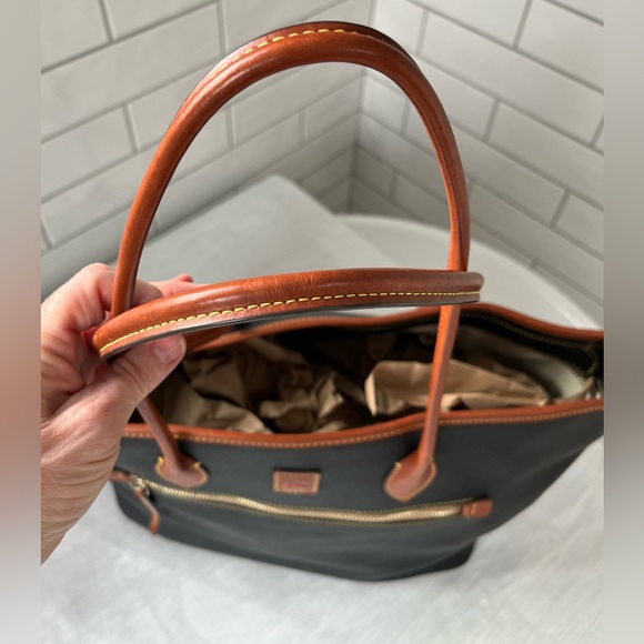 Dooney & Bourke Black and Tan Pebble Tote - Picture 4 of 16